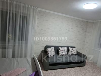 1-бөлмелі пәтер · 33 м² · 2/5 қабат, Абая 58/1 — Кафе чёрный кот, бағасы: 10 000 ₸ в Темиртау