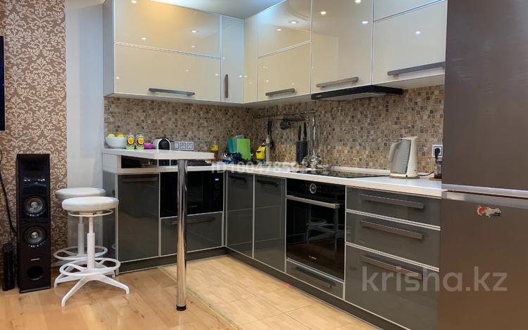 3-комнатная квартира · 66 м² · 5/5 этаж, мкр Михайловка , Крылова 42 за 28 млн 〒 в Караганде, Казыбек би р-н — фото 2