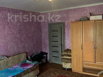 1-комнатная квартира, 37 м², 4/5 этаж, мкр Аксай-1А за 20.6 млн 〒 в Алматы, Ауэзовский р-н