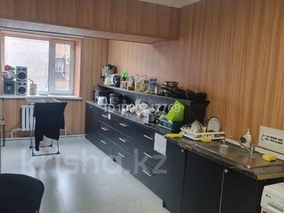 5 комнат · 180 м² · 1 этаж, Желтоксан 48/1 за 29 900 ₸ в Астане, Сарыарка р-н