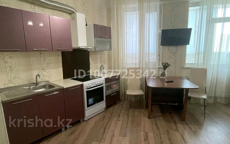 1-комнатная квартира · 38 м² · 13/21 этаж, Нажмединова 10/1 ғ2 — Пирамиды за 13 000 ₸ в Астане, Сарайшык р-н — фото 2
