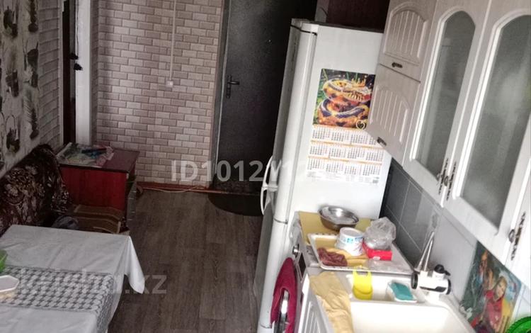 2-бөлмелі пәтер · 50 м² · 1/2 қабат, Пос.Силикатный, бағасы: 15 млн ₸ в Семее, Красный Кордон — фото 2