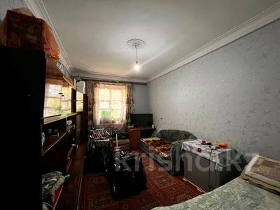 2-комнатная квартира · 46.5 м² · 1/2 этаж, проспект Ауэзова за 11.5 млн 〒 в Семее, Красный Кордон