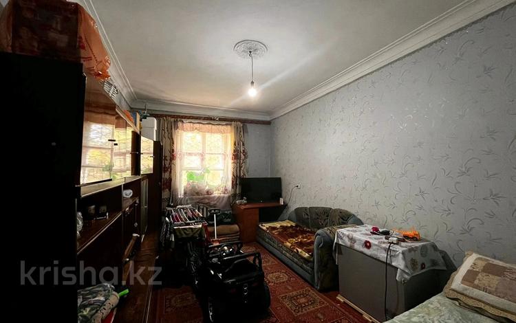 2-комнатная квартира · 46.5 м² · 1/2 этаж, проспект Ауэзова за 10 млн 〒 в Семее, Красный Кордон — фото 2