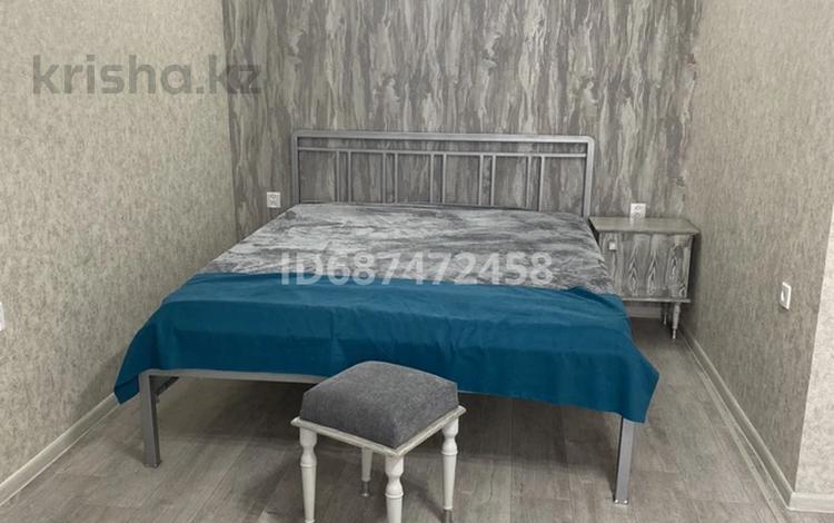 1-комнатная квартира · 36 м² · 3/5 этаж, мкр Михайловка 42 за 160 000 ₸ в Караганде, Казыбек би р-н — фото 2