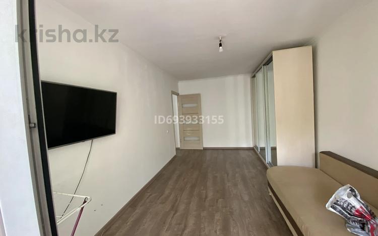 2-бөлмелі пәтер · 43 м² · 3/5 қабат, мкр Казахфильм, бағасы: 250 000 ₸ в Алматы, Бостандыкский р-н — фото 2