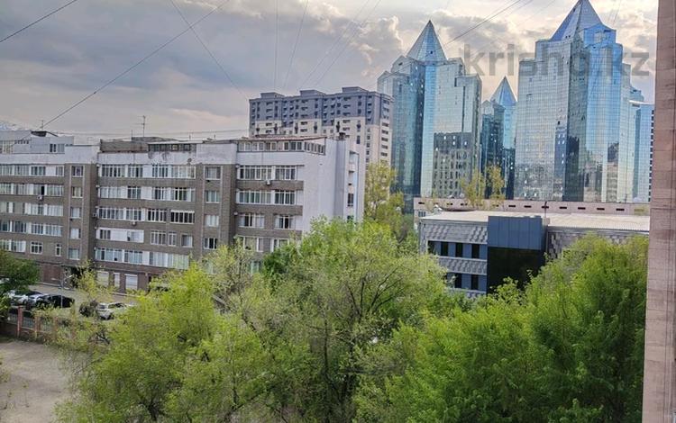 2-комнатная квартира · 60 м² · 6/12 этаж, мкр Самал-3 — Назарбаева-Аль-Фараби за ~ 89.9 млн ₸ в Алматы, Медеуский р-н — фото 2