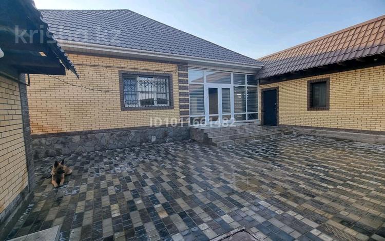 Отдельный дом · 4 комнаты · 200 м² · 6 сот., Абдильда за 65 млн ₸ в Ельтае — фото 2