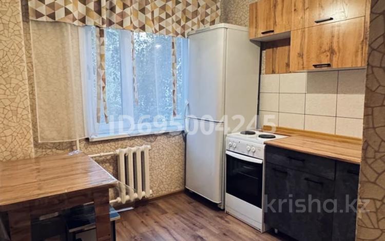 1-комнатная квартира · 33.3 м² · 2/5 этаж, Михаэлиса — Район гастронома «Ромашка» за 150 000 ₸ в Усть-Каменогорске, Ульбинский — фото 2