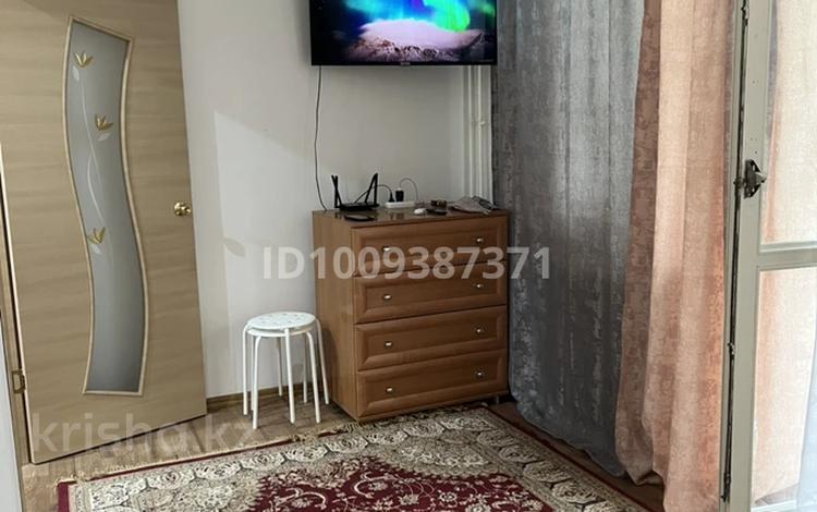 1-комнатная квартира · 38 м² · 1/5 этаж, 10 микрорайон 8 за 100 000 ₸ в Аксае — фото 2