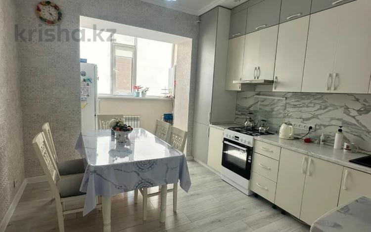 3-бөлмелі пәтер · 90.1 м² · 2/5 қабат, Алтын орда ш/а. 49д/1, бағасы: 38.7 млн ₸ в Актобе, мкр. Алтын орда — фото 2