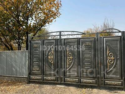 Отдельный дом · 5 комнат · 100 м² · 22 сот., Туткабаев 40 — Внезу Пром за 16 млн 〒 в Казыгурте