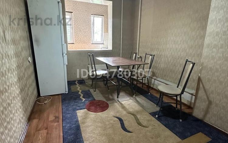 1-комнатная квартира, 41 м², 4/5 этаж помесячно, мкр Айнабулак-2 80