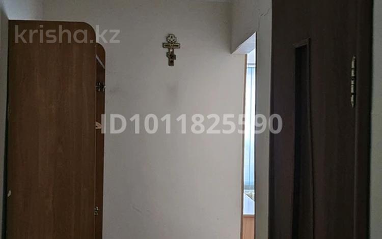 1-бөлмелі пәтер · 29 м² · 1/3 қабат, Абая 3 — Угол пр.. Азаттык и угол ул. Абая, бағасы: 10 млн ₸ в Атырау — фото 2