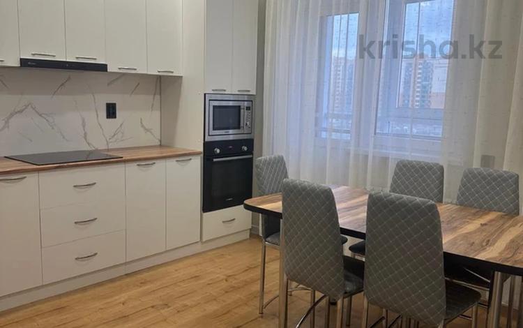 3-комнатная квартира · 80 м² · 4/9 этаж, Азильхан Нуршаихов, 6/1 6/1 за 350 000 ₸ в Астане, Есильский р-н — фото 2