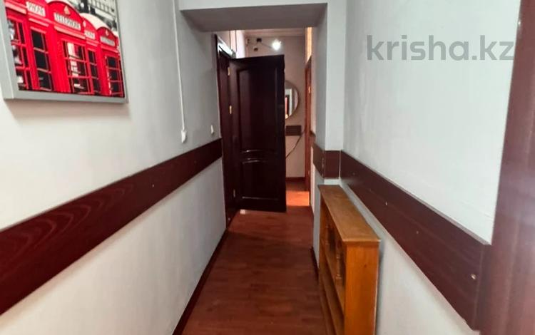 2-бөлмелі пәтер · 61 м² · 2/3 қабат, Назарбаева 117/62 — Толе Би, бағасы: 54 млн ₸ в Алматы, Медеуский р-н — фото 2