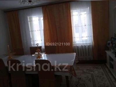 Отдельный дом • 5 комнат • 200 м² • 200 сот., Аубакиров 11 за 18 млн 〒 в 
