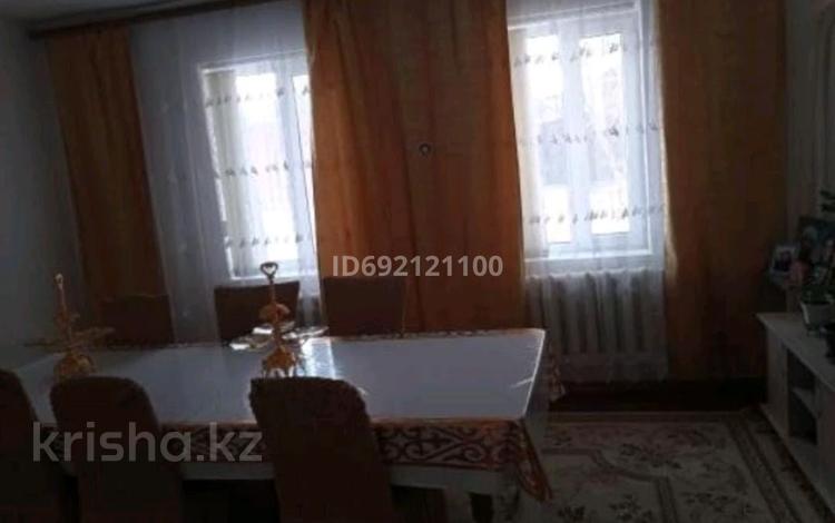Отдельный дом • 5 комнат • 200 м² • 200 сот., Аубакиров 11 за 18 млн 〒 в  — фото 2