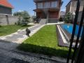 Отдельный дом · 4 комнаты · 450 м² · 8 сот., Абдирова за 180 млн 〒 в Туздыбастау (Калинино)