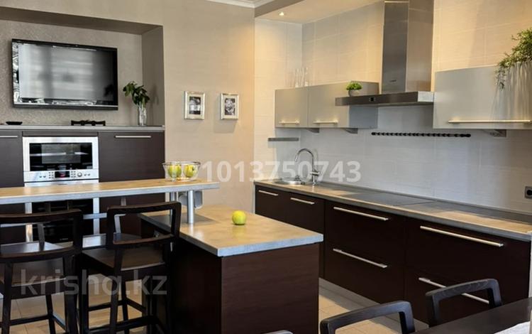 4-комнатная квартира · 135 м² · 10/17 этаж, Ходжанова 78 — Аль-Фараби за 124.5 млн ₸ в Алматы, Бостандыкский р-н — фото 3