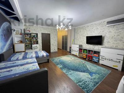 3-комнатная квартира, 135 м², Курмангазы за 78 млн 〒 в Алматы, Алмалинский р-н