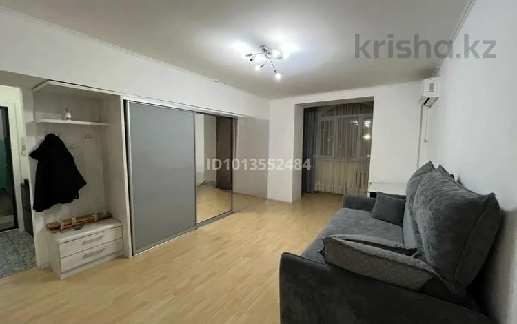 1-комнатная квартира · 34 м² · 3/5 этаж, мкр №3 65 за 33 млн ₸ в Алматы, Ауэзовский р-н — фото 2