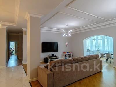 3-бөлмелі пәтер · 170 м² · 7/17 қабат, Самал-3 ш/а., Аль-Фараби 25 — Мендекулова, бағасы: 1 млн ₸ в Алматы, Медеуский р-н