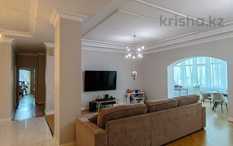 3-бөлмелі пәтер · 170 м² · 7/17 қабат, Самал-3 ш/а., Аль-Фараби 25 — Мендекулова, бағасы: 1 млн ₸ в Алматы, Медеуский р-н — фото 2