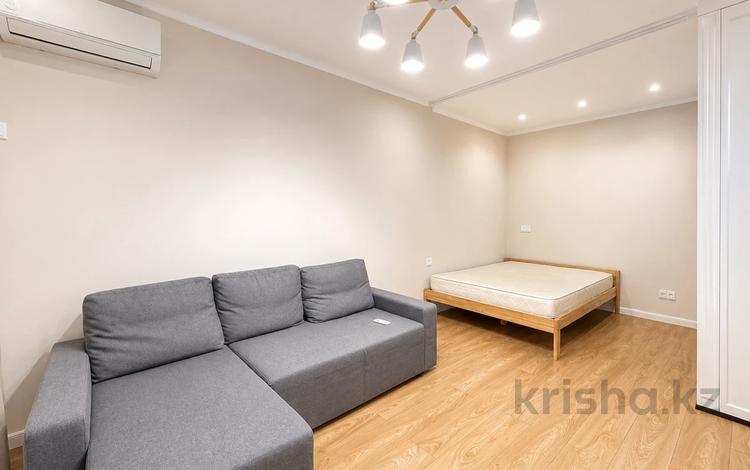 1-комнатная квартира · 38 м² · 12/12 этаж, Кабанбай батыра 59 за 240 000 ₸ в Астане, Нура р-н — фото 2