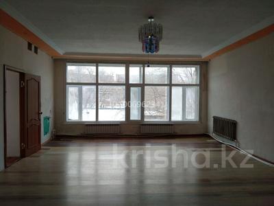 4-комнатная квартира · 98.5 м² · 2/2 этаж, Республика 65/5 за 13.5 млн 〒 в Темиртау