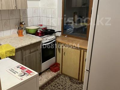 2-комнатная квартира, 48 м², 4/5 этаж, 11-й микрорайон, Орынбай акына 97 за 18 млн 〒 в Шымкенте, Енбекшинский р-н