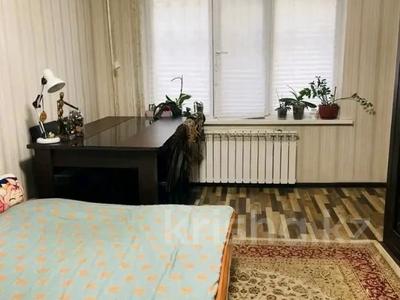 2-комнатная квартира, 42 м², 1/4 этаж, мкр №12 — Берегового за 23.3 млн 〒 в Алматы, Ауэзовский р-н