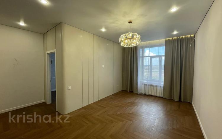 1-комнатная квартира · 48.1 м² · 2/7 этаж, мкр Юго-Восток за 27 млн ₸ в Караганде, Казыбек би р-н — фото 11