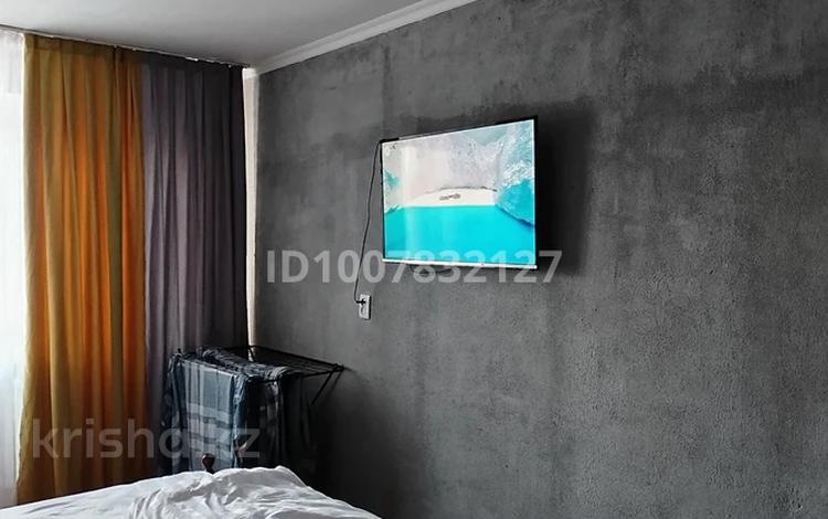1-комнатная квартира · 36 м² · 3/5 этаж, Майкудук, 13й микрорайон 19 за 8 000 ₸ в Караганде, Алихана Бокейханова р-н — фото 2