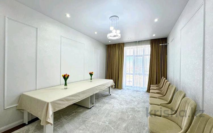 3-комнатная квартира · 90 м² · 4/12 этаж, Улица А 52, 8 8 за 53 млн ₸ в Астане, Сарайшык р-н — фото 2