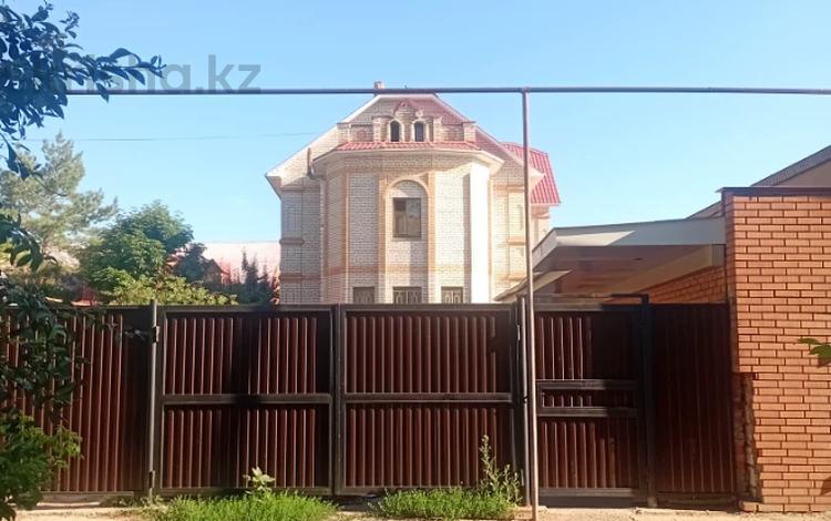 Отдельный дом · 9 комнат · 364.2 м² · 6.7 сот., Масина 73 за ~ 107.4 млн 〒 в Уральске — фото 2