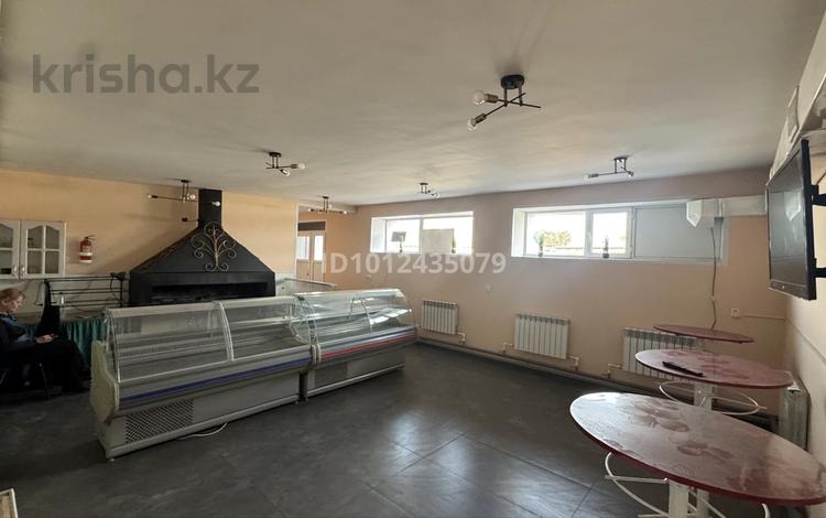 Магазины и бутики, общепит · 70 м² за 300 000 ₸ в Шахтинске — фото 3