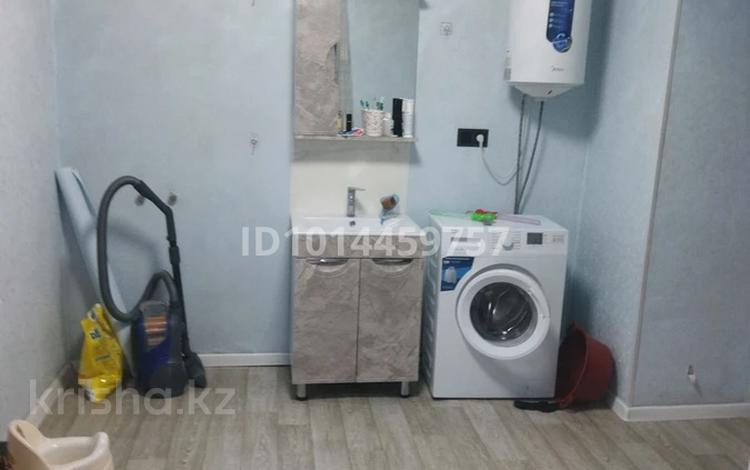 Отдельный дом · 3 комнаты · 70 м² · 7 сот., Рыскулова 20 — За магазином Гулназ за 7 млн ₸ в Урджаре — фото 2