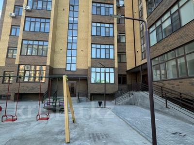 4-комнатная квартира, 146.9 м², 3/5 этаж, Скоробогатова 100 за 45.1 млн 〒 в Уральске