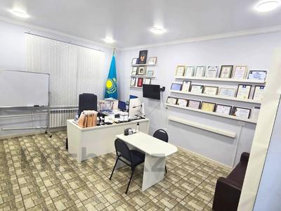 Еркін, қоғамдық тамақтану орны, сұлулық салондары, медорталықтар мен дәріханалар, білім орталықтары, ойын-сауық · 223 м², бағасы: 69 млн ₸ в Караганде, Казыбек би р-н