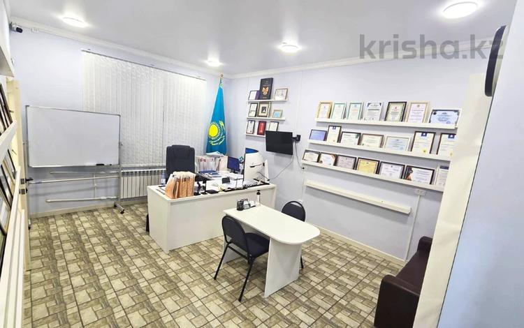 Еркін, қоғамдық тамақтану орны, сұлулық салондары, медорталықтар мен дәріханалар, білім орталықтары, ойын-сауық · 223 м², бағасы: 69 млн ₸ в Караганде, Казыбек би р-н — фото 2
