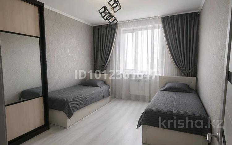 3-бөлмелі пәтер · 69 м² · 8/9 қабат, 5 мкр 20, бағасы: 300 000 ₸ в Аксае — фото 2