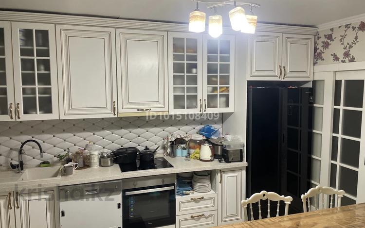 3-бөлмелі пәтер · 100 м² · 4/9 қабат, Ақкент ш/а. — Возле SMALL, бағасы: 75 млн ₸ в Алматы, Алатауский р-н — фото 2