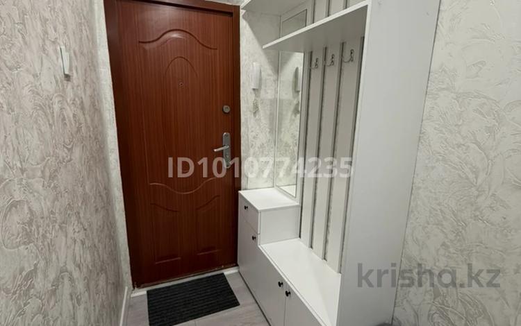 2-комнатная квартира · 46 м² · 4/4 этаж, мкр №8 29 за 300 000 ₸ в Алматы, Ауэзовский р-н — фото 2