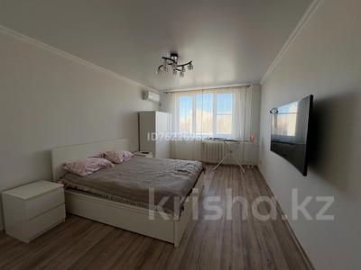 2-бөлмелі пәтер · 52 м² · 6/9 қабат, 4 мкр 40, бағасы: 180 000 ₸ в Аксае