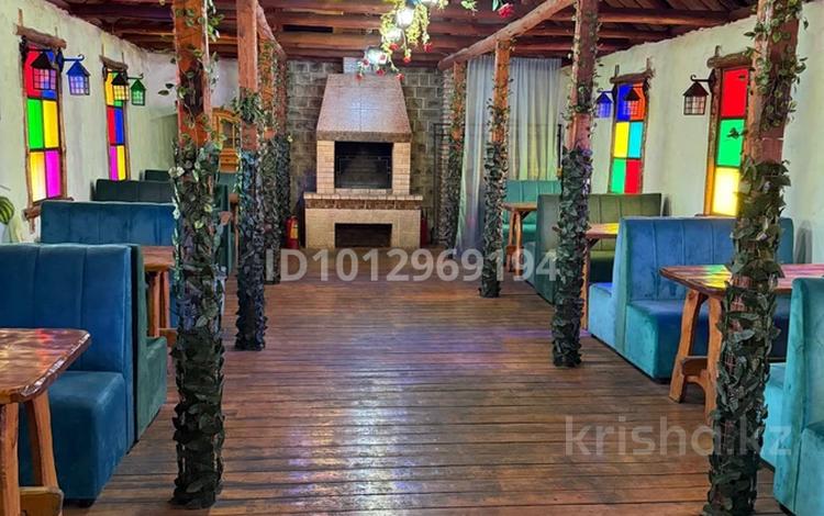 Свободное назначение, общепит · 300 м² за 400 000 ₸ в Алматы, Жетысуский р-н — фото 2