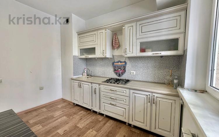 2-бөлмелі пәтер · 78 м² · 6/12 қабат, мкр Аксай-5 3Б — Савдакасова, бағасы: 50 млн ₸ в Алматы, Ауэзовский р-н — фото 2