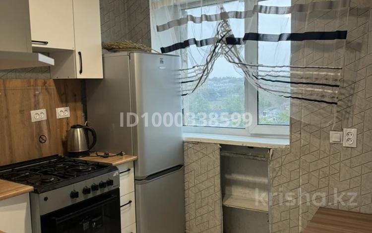 2-комнатная квартира · 48 м² · 5/5 этаж, 17 микрорайон 47 — Детский мир за 90 000 ₸ в Караганде — фото 15