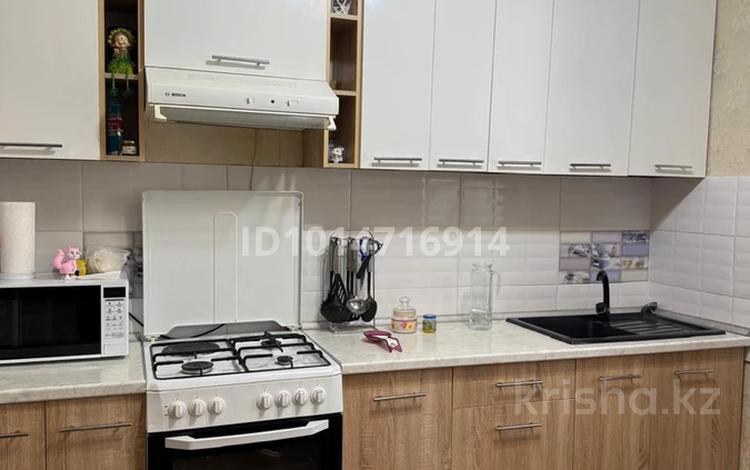 3-бөлмелі пәтер · 63 м² · 2/2 қабат, Первомайские пруды 12, бағасы: 17 млн ₸ в М. Туймебаеве — фото 2