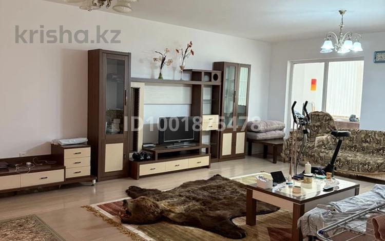 3-комнатная квартира · 170 м² · 5/8 этаж, мкр 5, Абая 8а — Обл Акимат за 42 млн 〒 в Актобе — фото 2